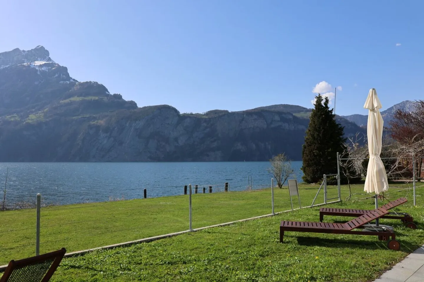Atmosfera magica di vacanza sopra il lago di Lucerna - Foto 6 di 7