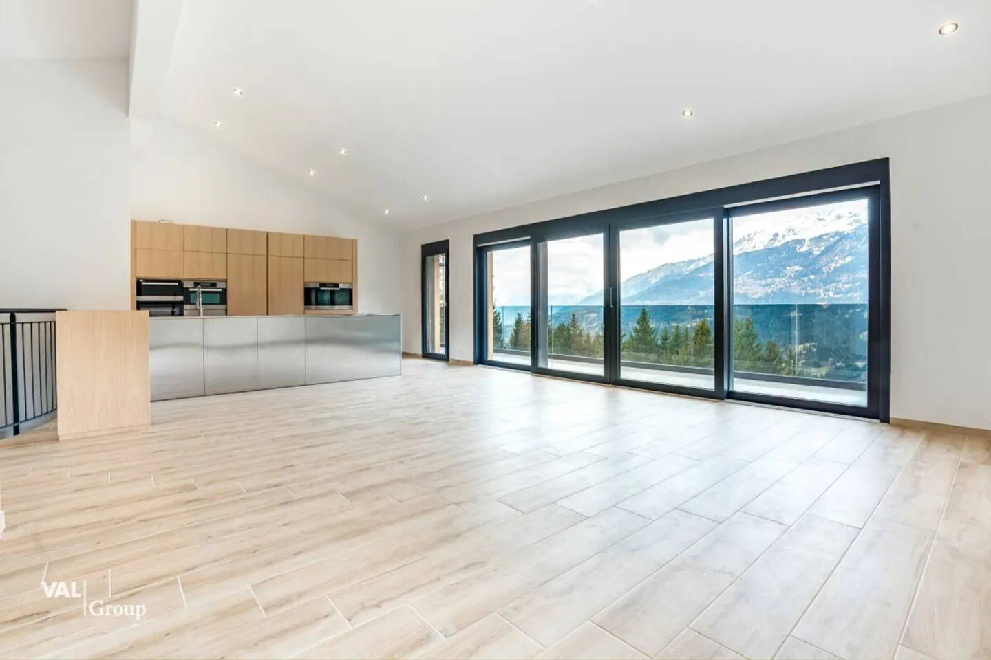 Modern architecture and stunning view of the Valais Alps - Photo 5 of 13