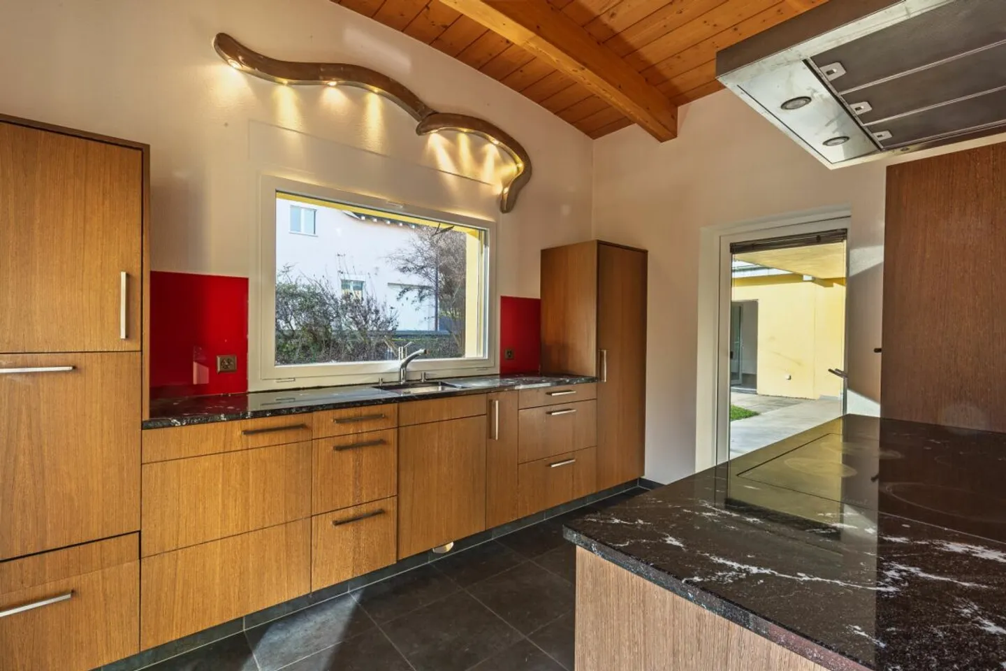 Casa indipendente con annesso abitabile, disponibile subito! - Foto 9 di 13