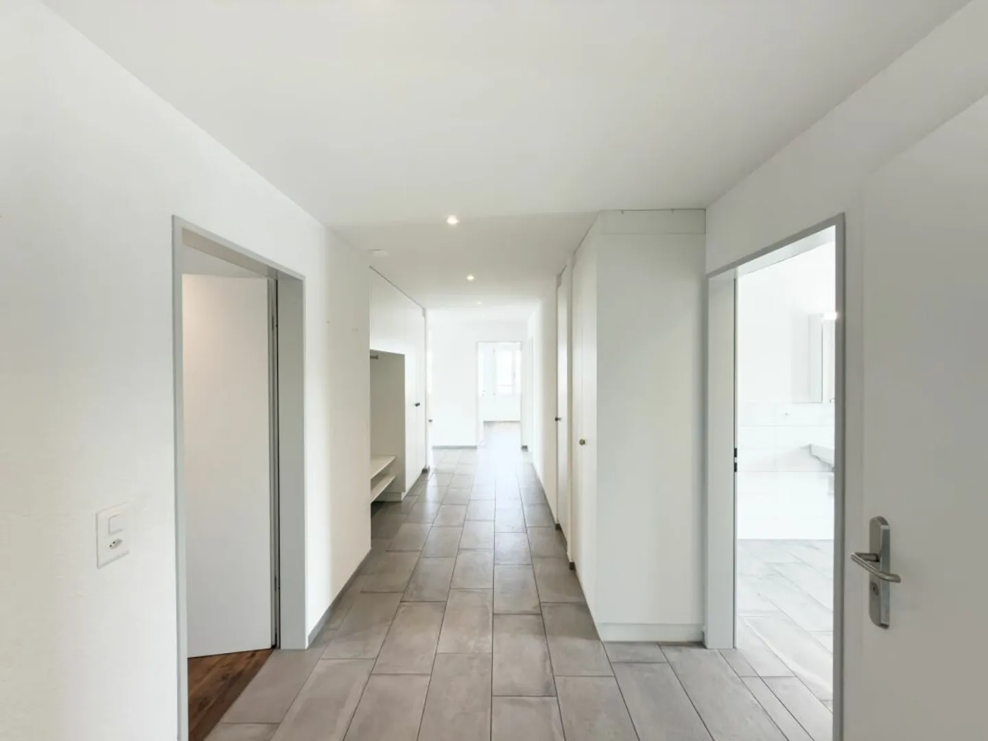 Moderne Dachwohnung mit grosser Terrasse - Foto 12 von 13