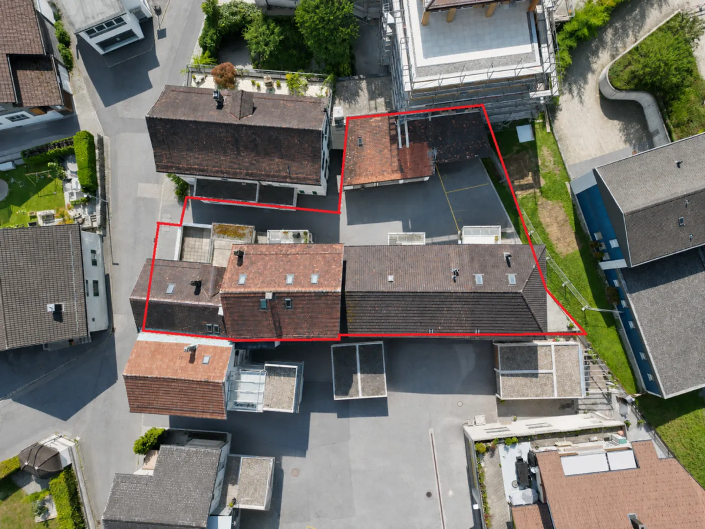 Mehrfamilienhaus mit 8 Wohneinheiten und mehreren Garagen in Netstal GL - Photo 5 of 13