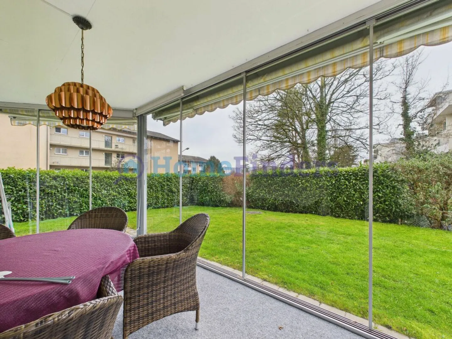 Appartement lumineux avec jardin - Photo 2 sur 12