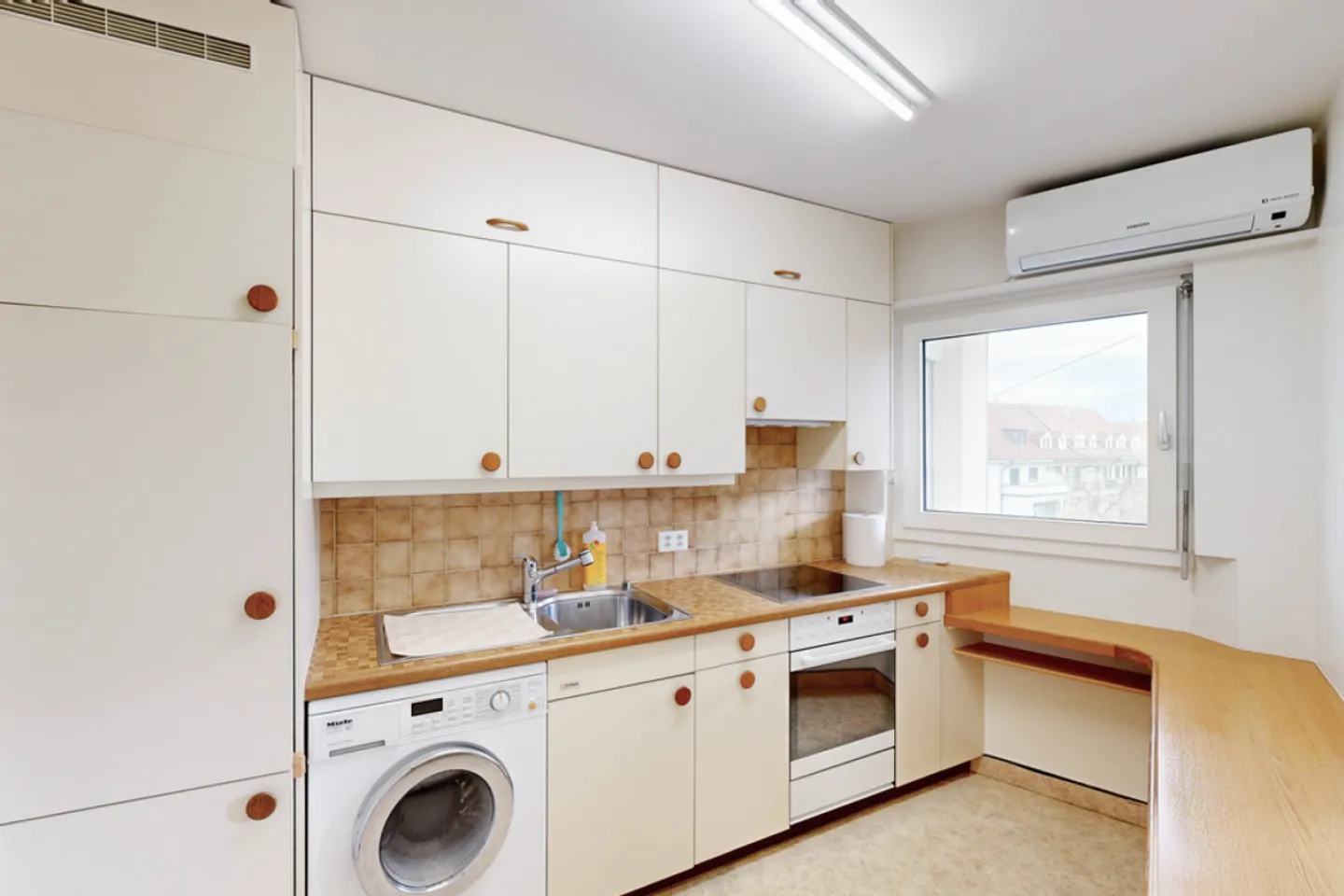 Appartamento di 3.0 locali con 2 balconi vicino a Neuweilerplatz - Foto 5 di 12