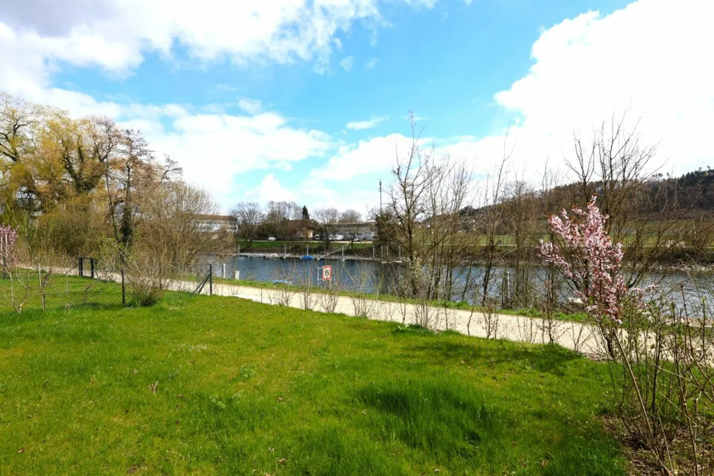 4.5 Gartenwohnung mit Blick auf die Aare - Foto 1 von 13