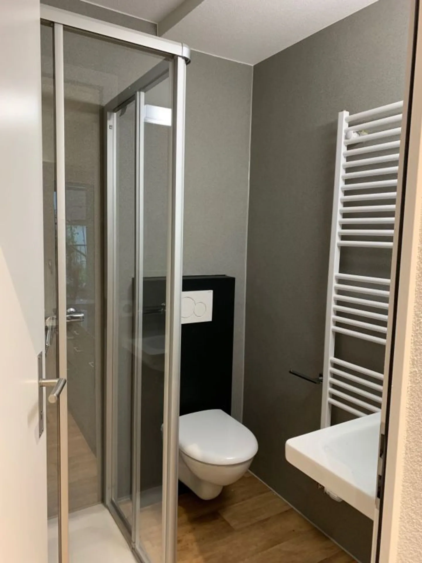 1-room studio in Ennenda - Photo 3 of 5