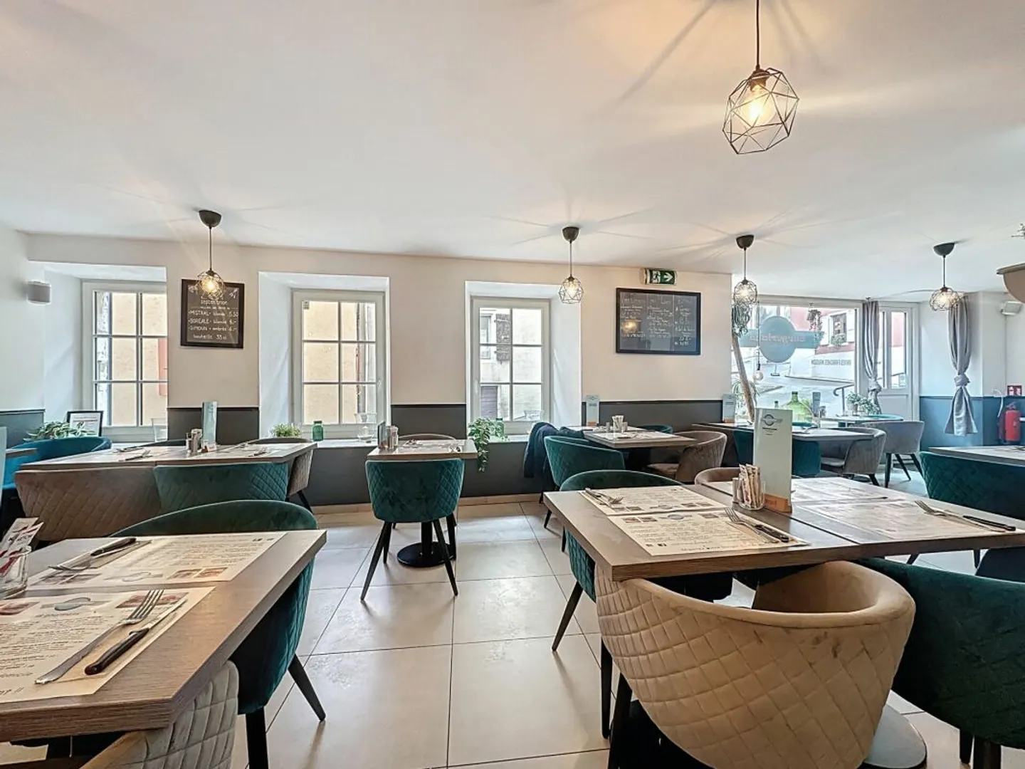 SPAZIO COMMERCIALE IN PPE CON UNA POSIZIONE IDEALE - Foto 6 di 13