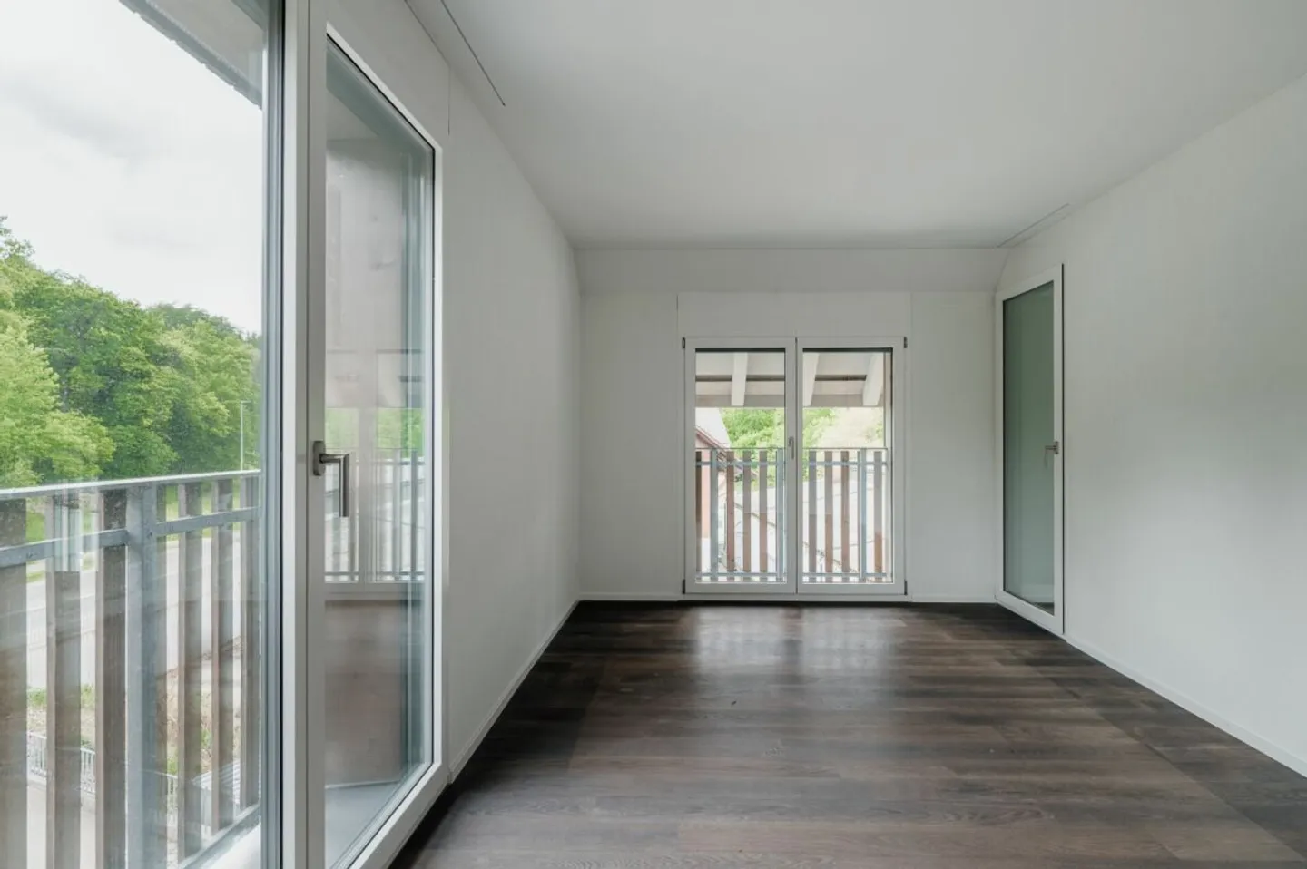 Moderne und helle 3.5- Zimmer- Wohnung mit zwei Balkonen - Photo 10 of 11