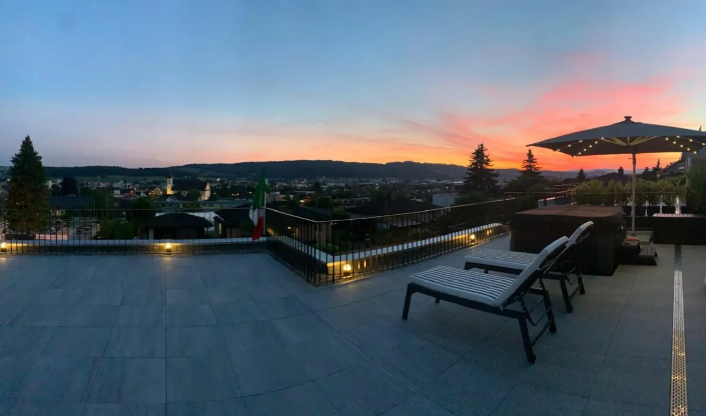 APPARTEMENT TERRASSE EXCLUSIF SUR LE PANORAMAWEG - Photo 1 sur 11