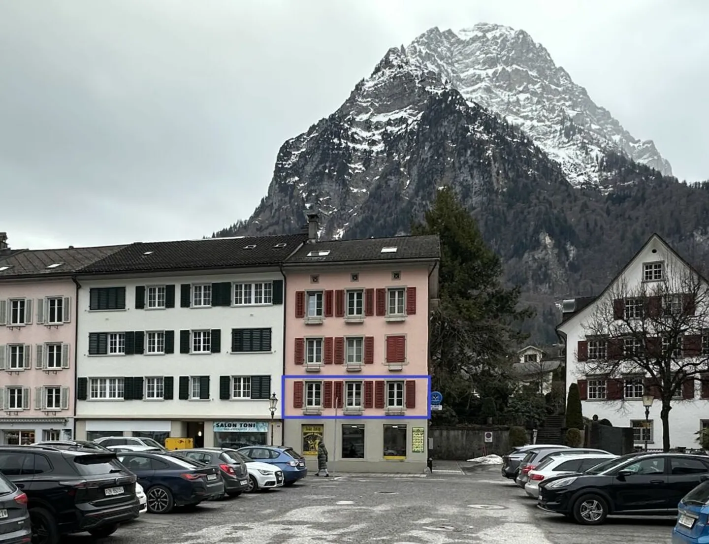 Appartement 2.5 pièces directement sur la place historique "Landsgemeindeplatz" - Photo 1 sur 7