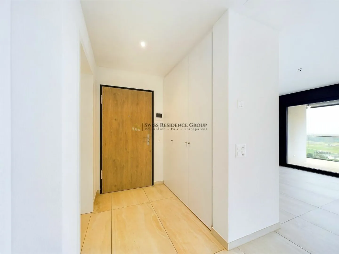 Elegant Apartment with Mountain View - Photo 5 of 13