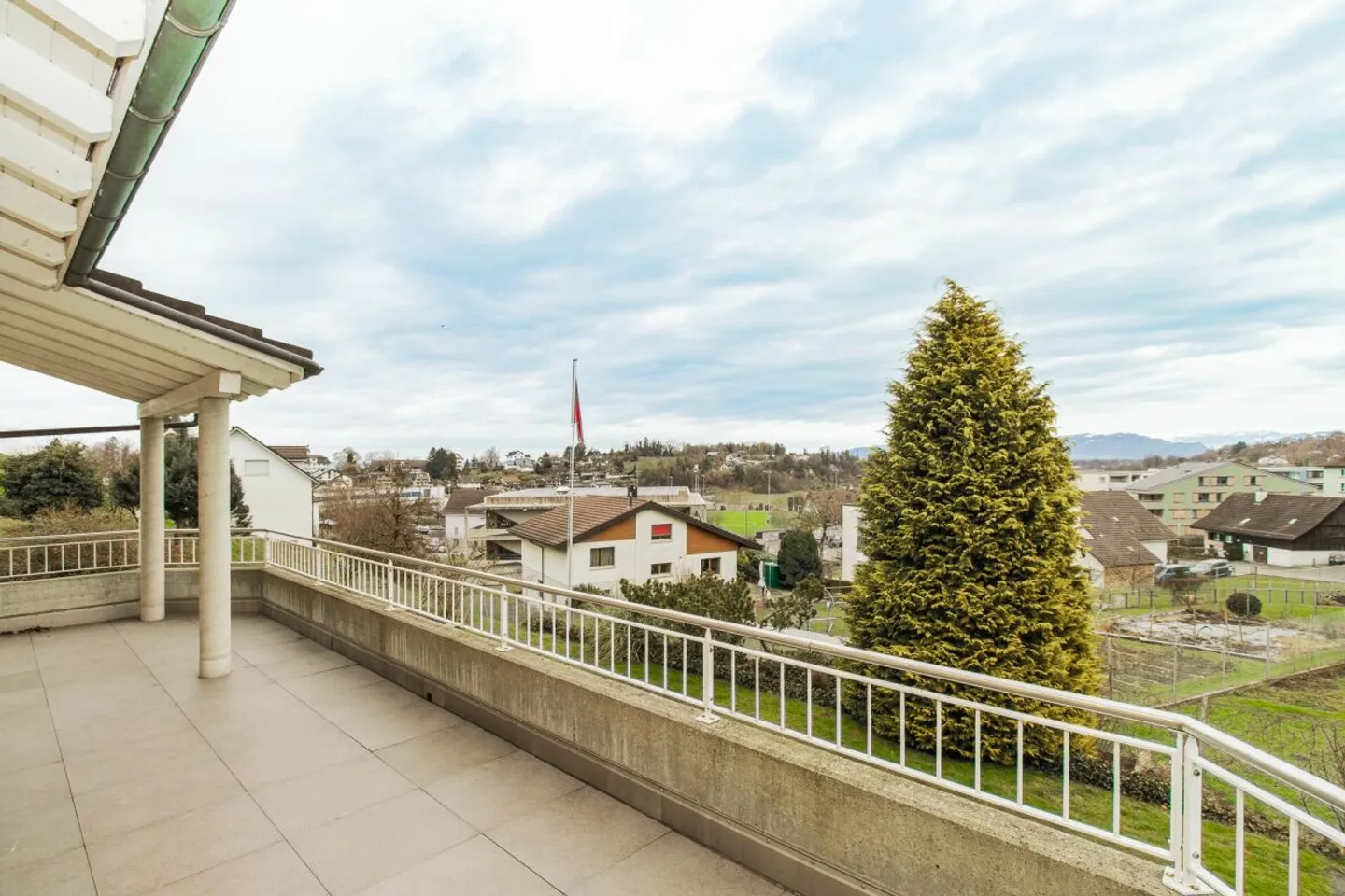 Modernes Einfamilienhaus mit Aussicht - Foto 6 von 13