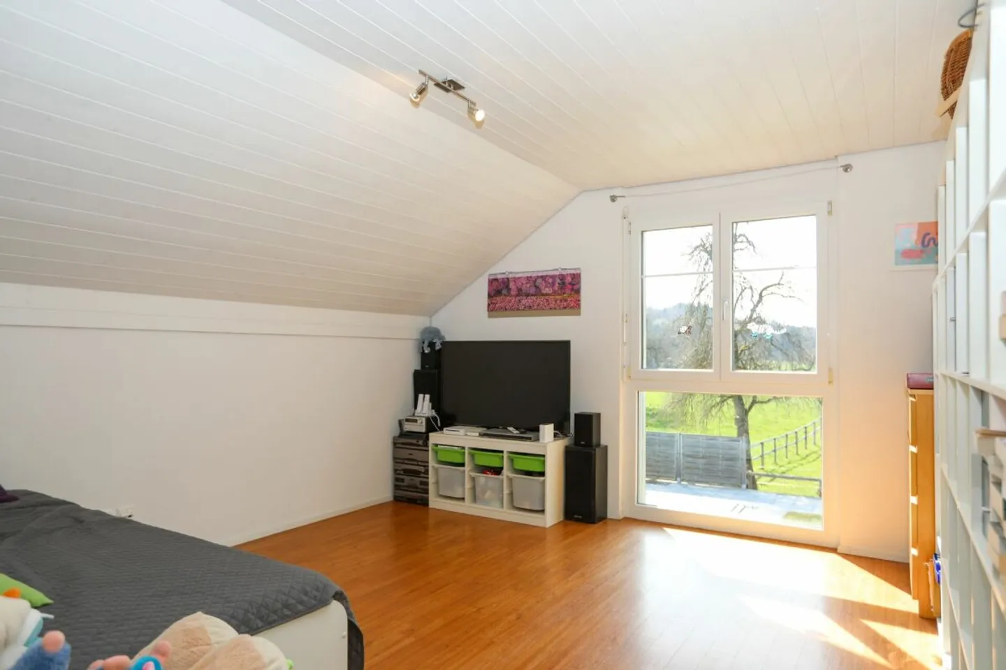 Living in a quiet location: 5.5-room detached house with spacious garden - Photo 8 of 13