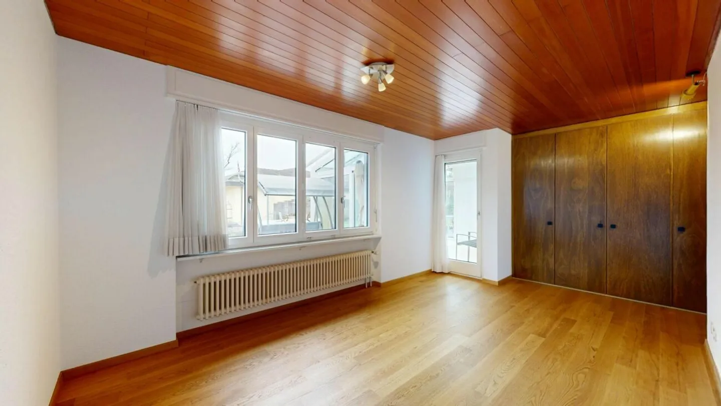 Charming 5.5 Room Single-Family House with Large Garden - Photo 11 of 13