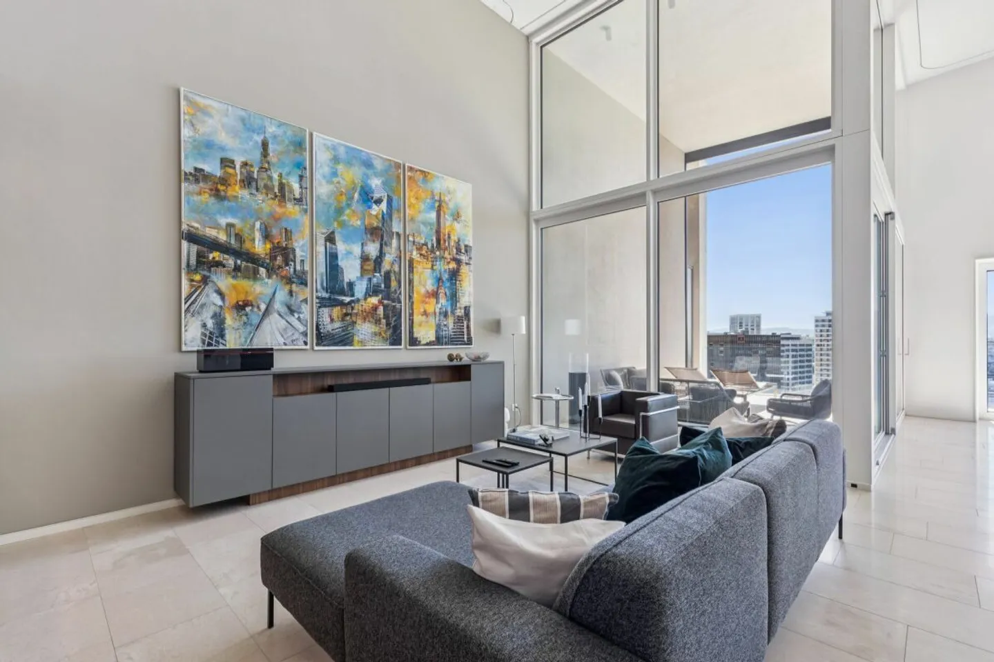 Luxus-Penthouse mit Atemberaubendem Blick - Foto 3 von 13