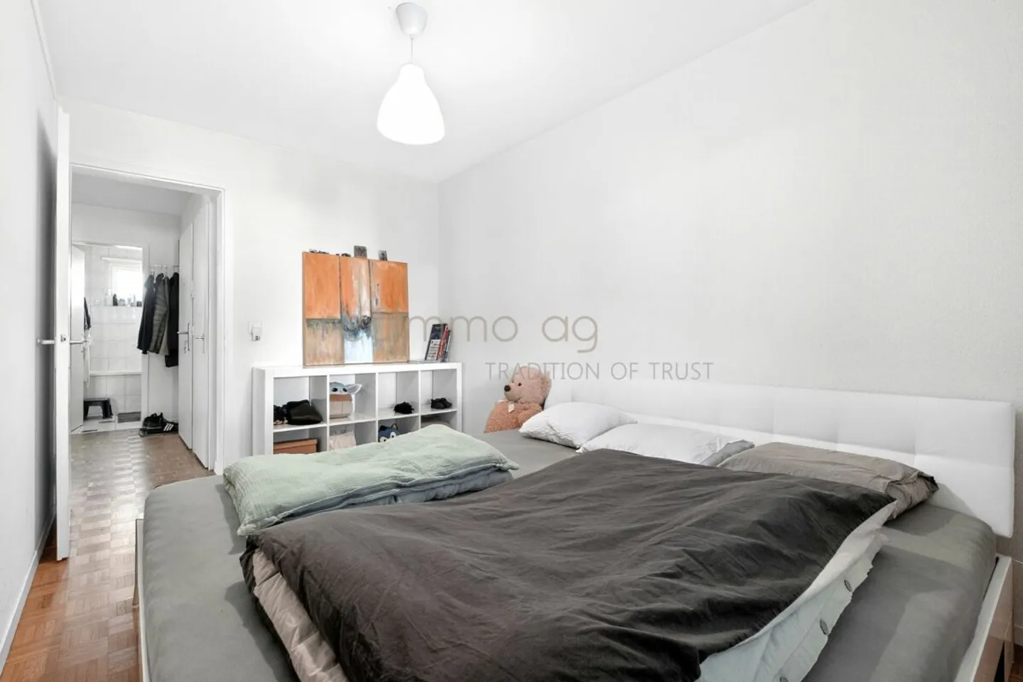 Charmant appartement de 4,5 pièces avec grande terrasse, part de jardin et vue dégagée - Photo 8 sur 12