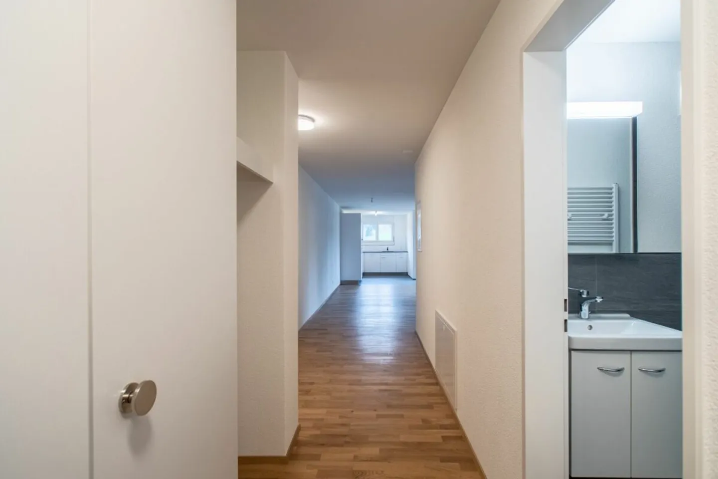 Attractive 4.5-room apartment in a sunny location with a separate office - Photo 7 of 12