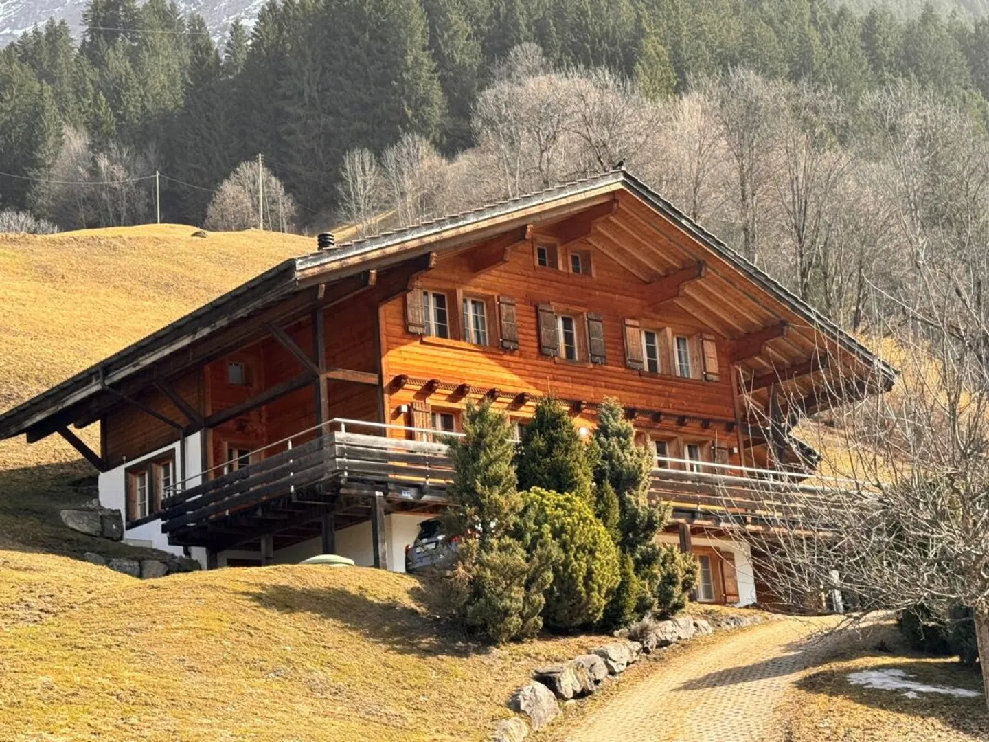 Chalet familial comme résidence secondaire (achat également possible pour les étrangers) - Photo 1 sur 13