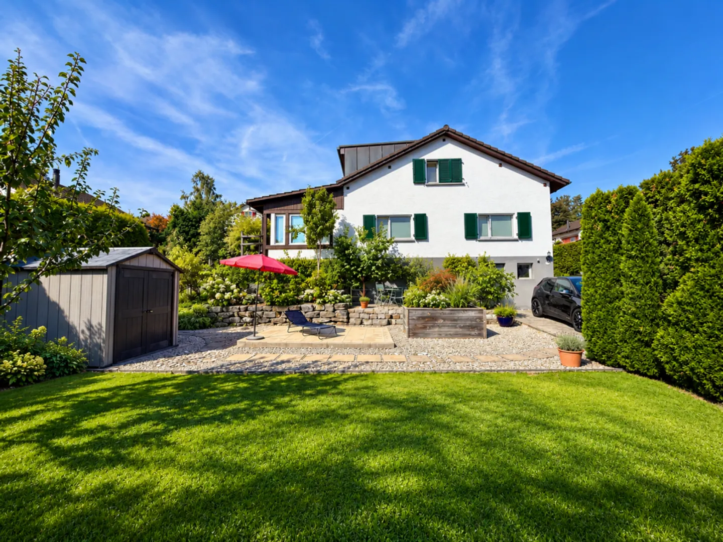 Charmantes Freistehendes Haus mit Garten - Foto 1 von 13