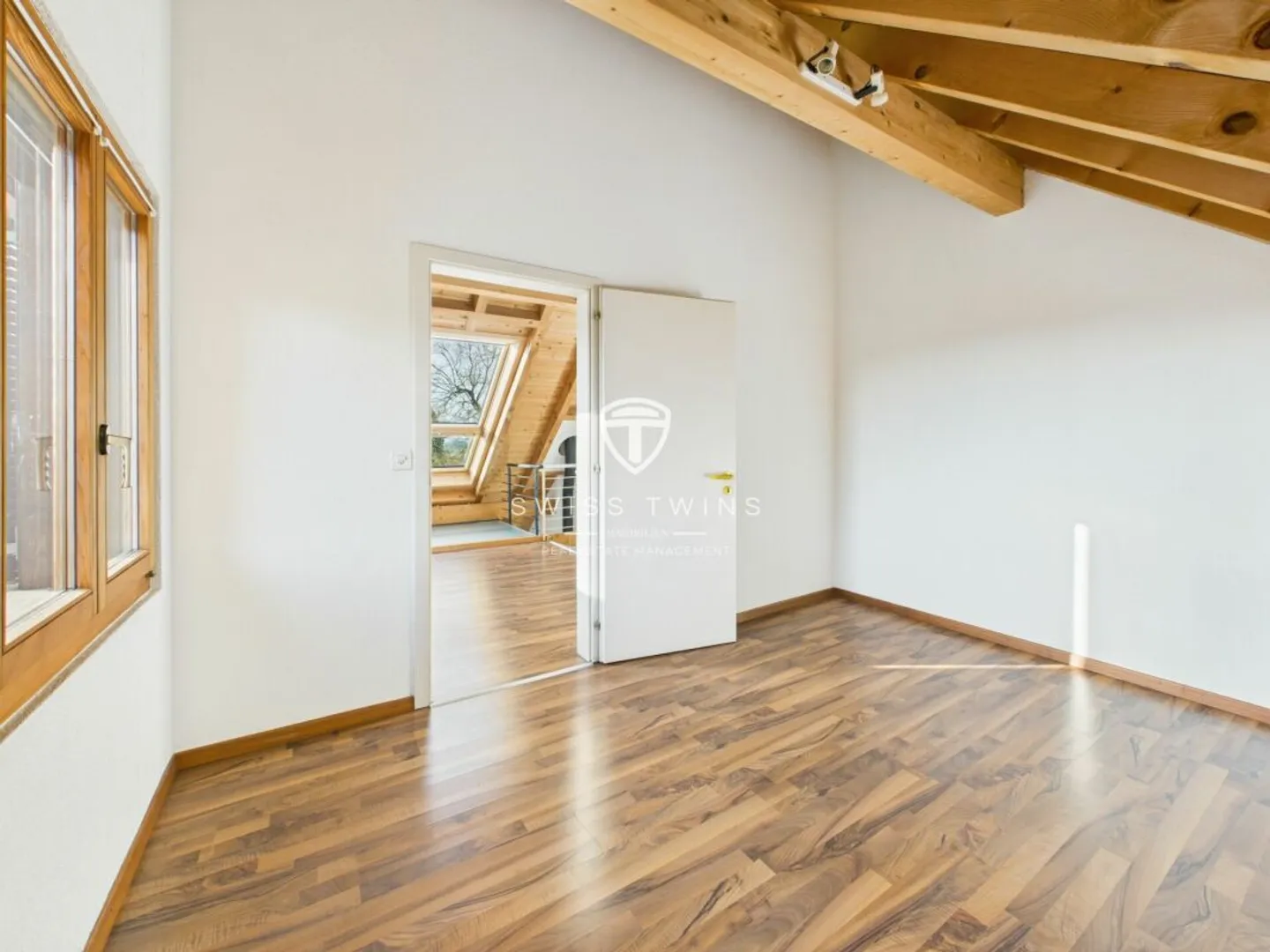 Charmante 2.5-Zimmer-Maisonettewohnung in ruhiger, grüner Umgebung - Foto 9 von 11