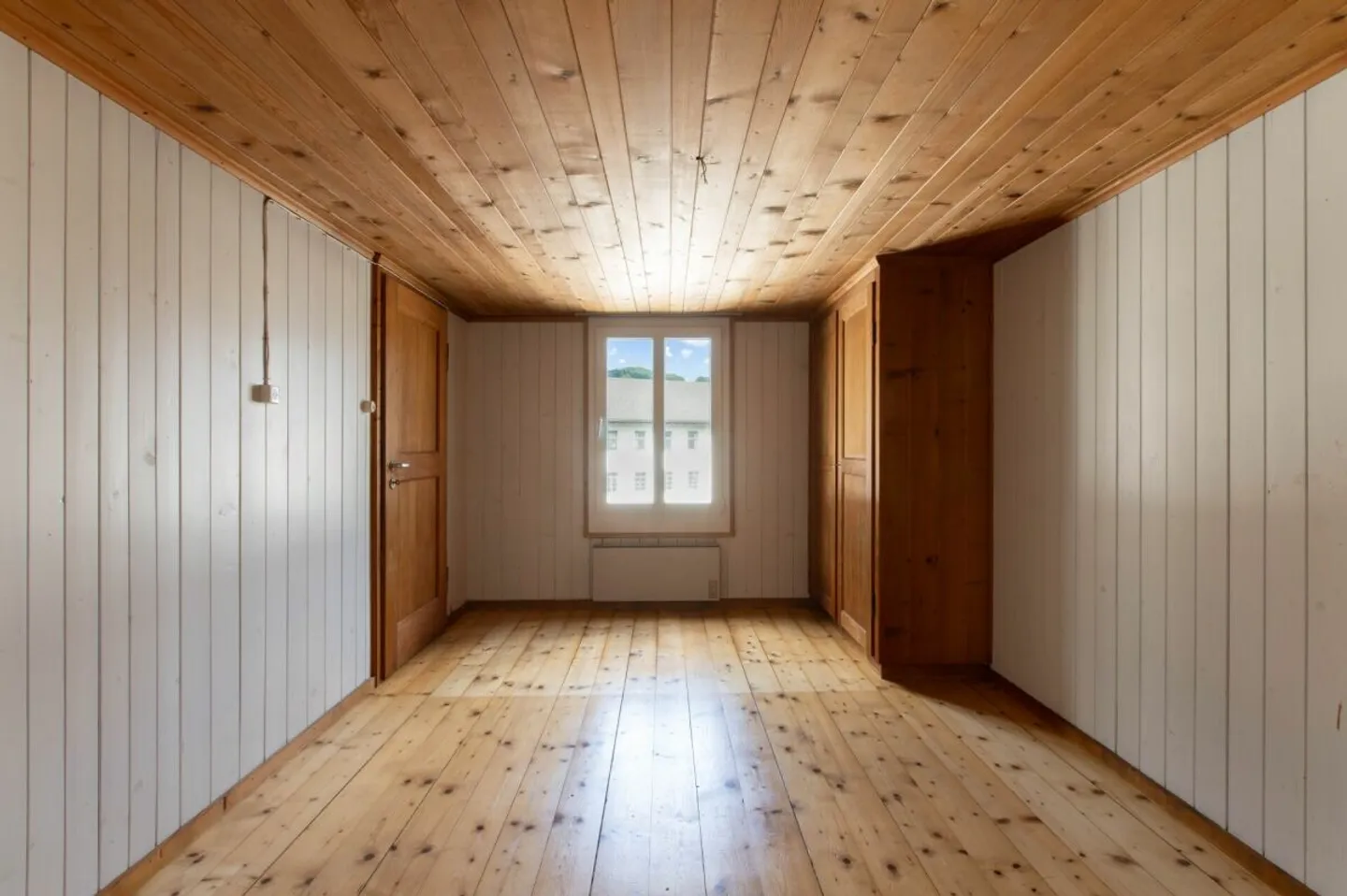 Spacious Single Family Home - Photo 7 of 11