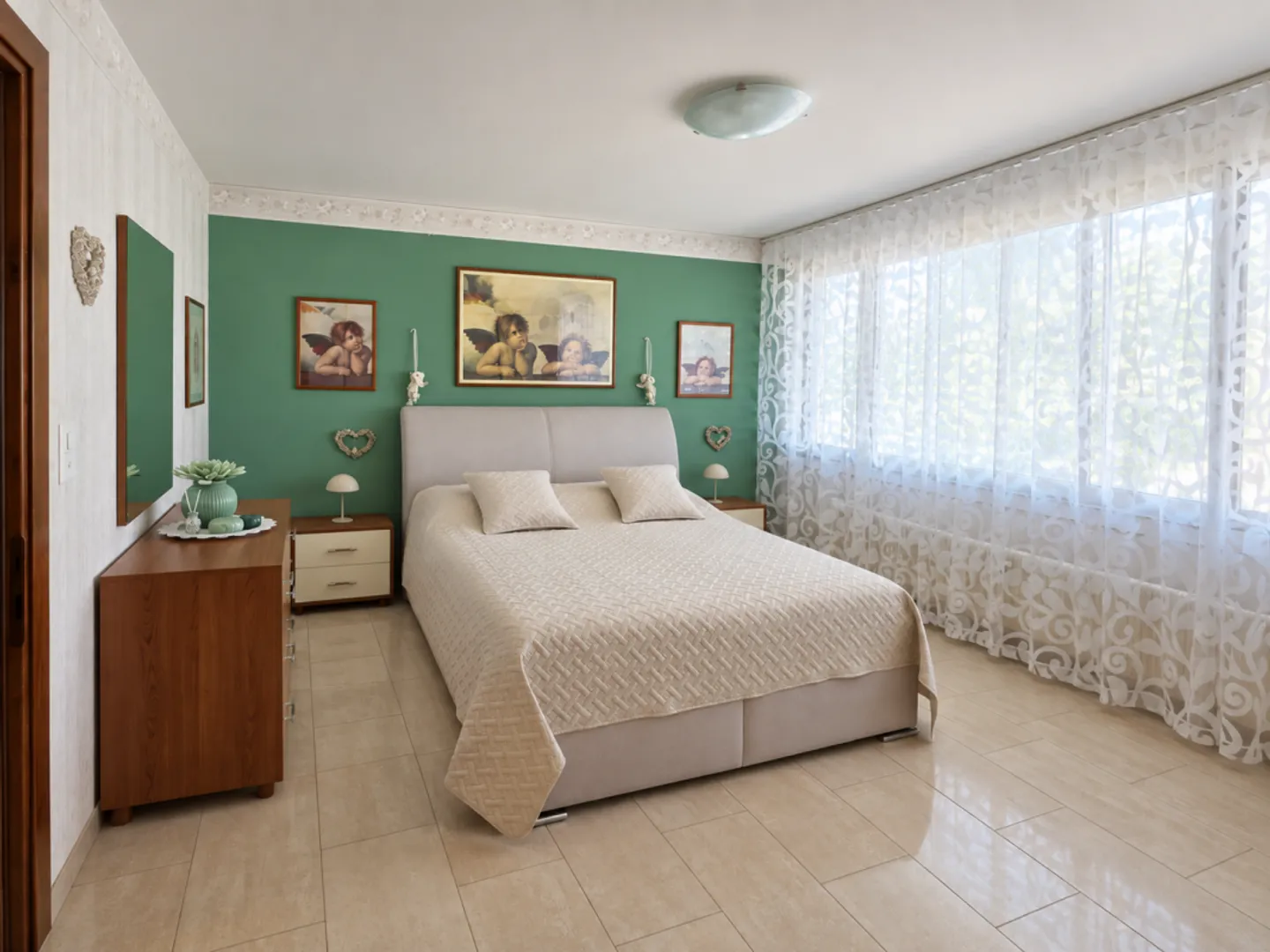Spacious Duplex Apartment with Terrace - Photo 11 of 13