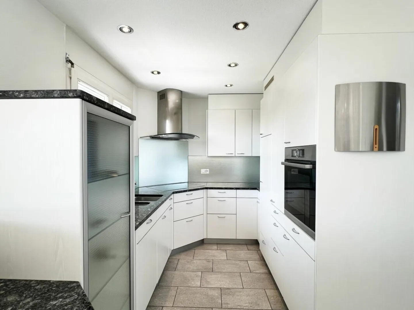 Charmantes Familienhaus mit Garten - Foto 3 von 13