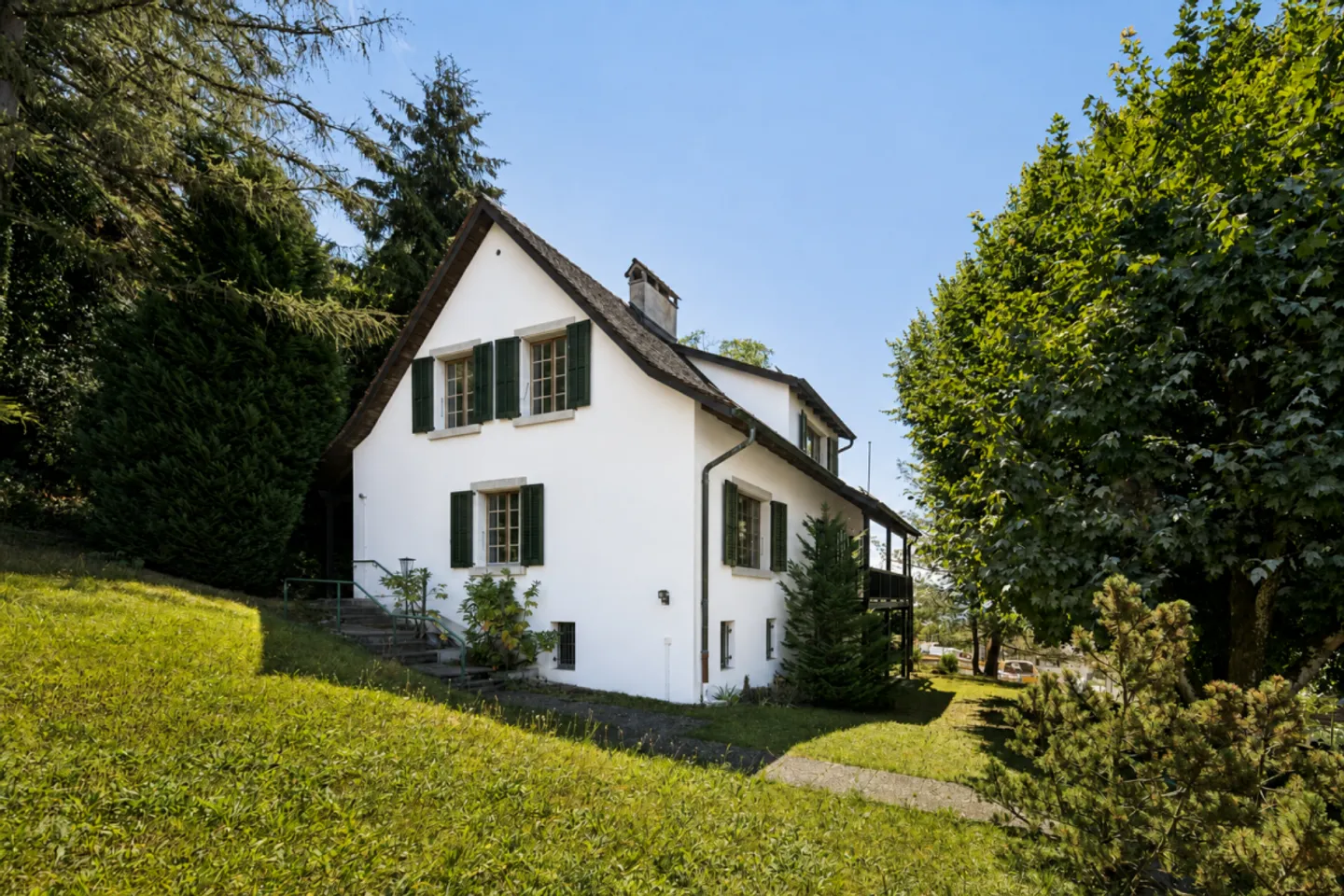 Maison individuelle de 5 pièces sur grand terrain à Blonay VD avec vue sur le lac et les montagnes - Photo 1 sur 13