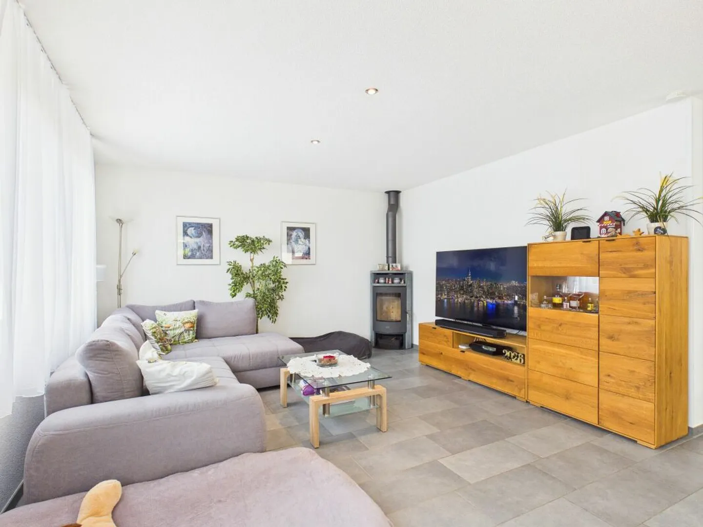 Modernes Einfamilienhaus mit Garten und schöner Weitsicht in Wolfwil - Foto 6 di 13