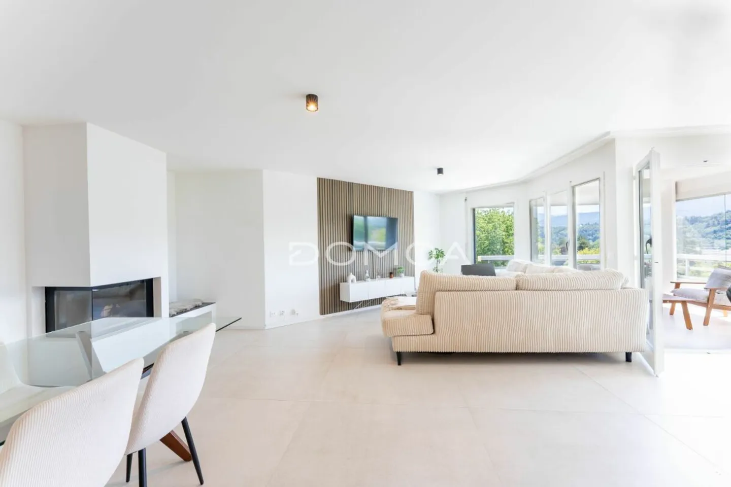 Renovated 4.5-room penthouse with large terrace - Brightness, charm, and comfort! - Photo 5 of 12