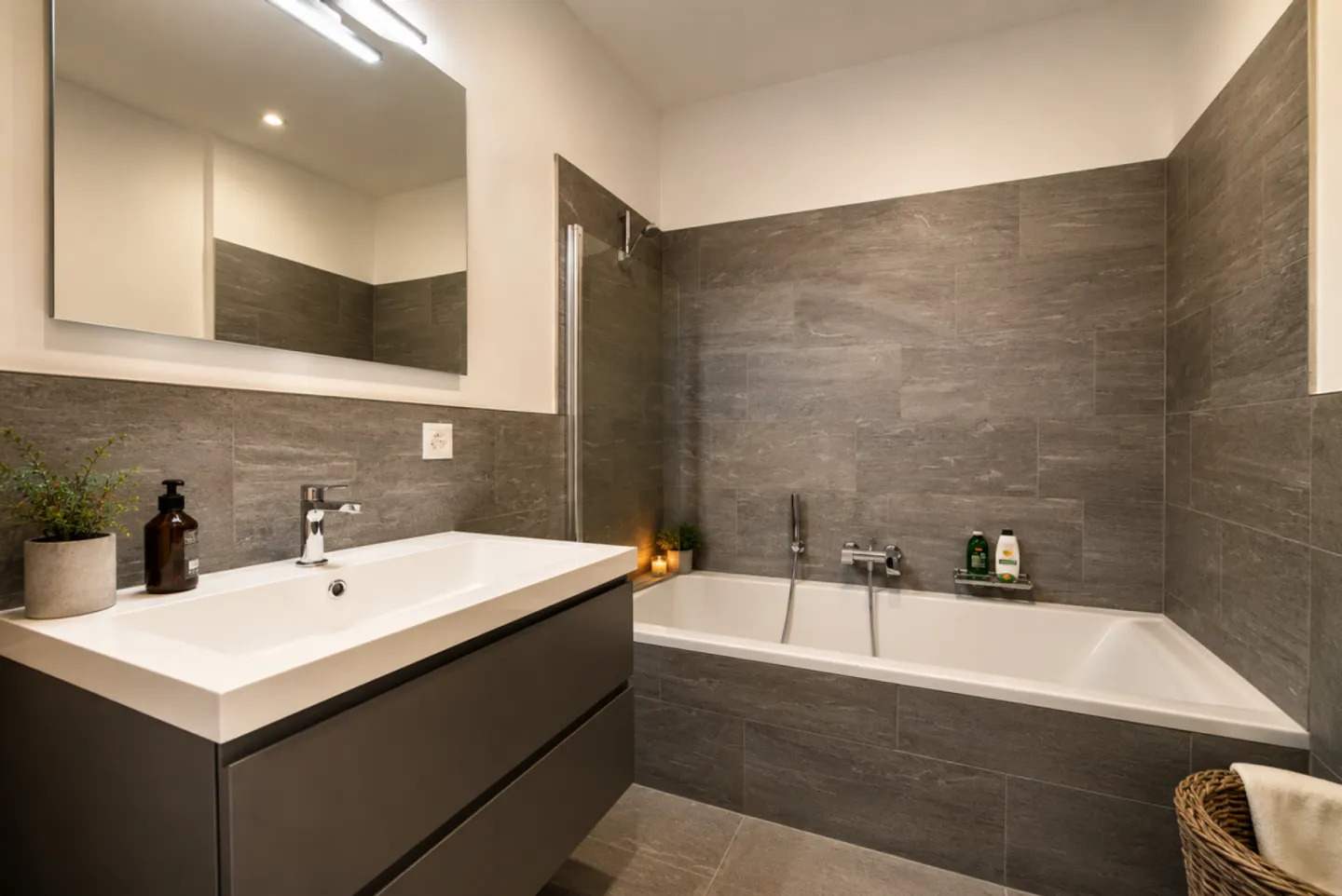 Appartement moderne de 2,5 pièces avec terrasse de 20 m² à Laax - Photo 9 sur 13
