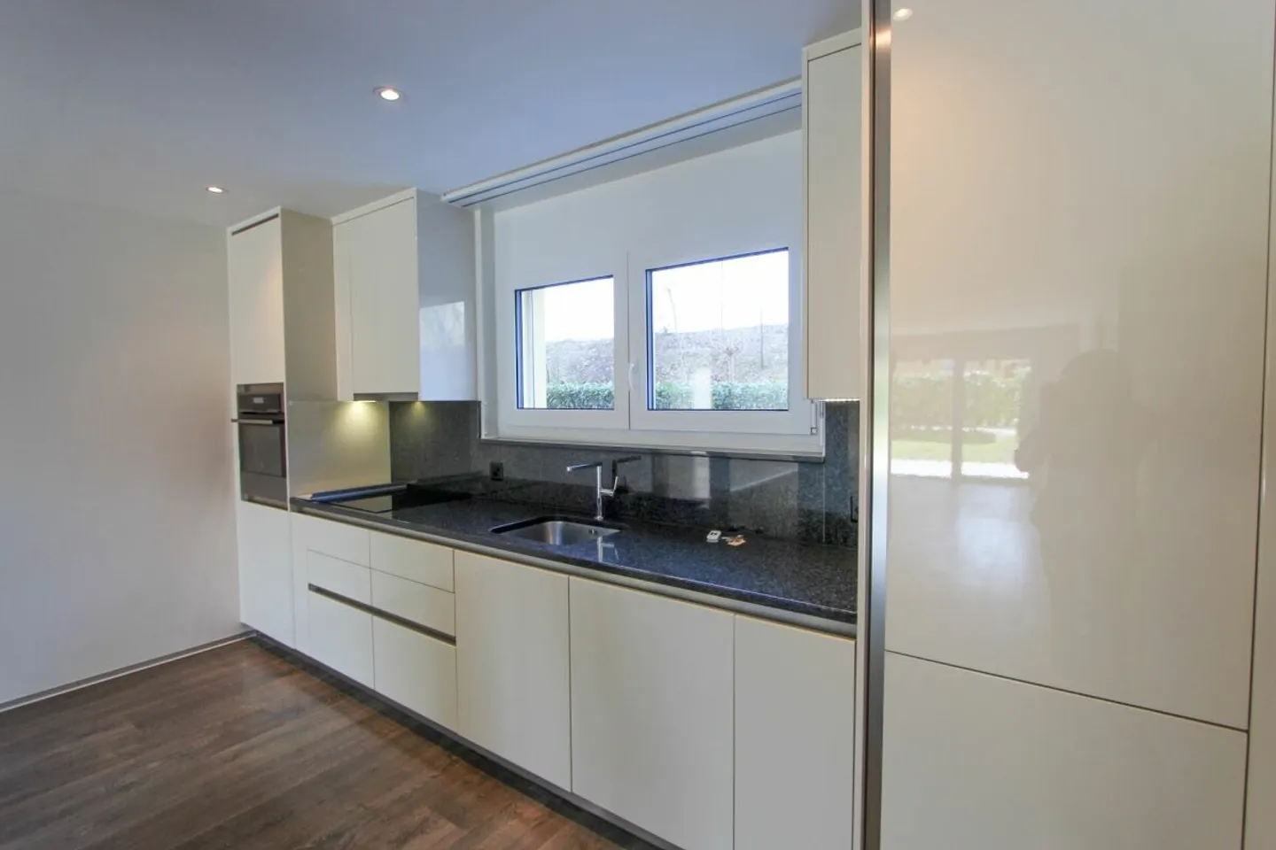 Modern, bright apartment - large balcony - Photo 1 of 7