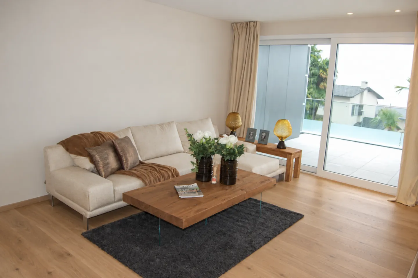 Appartamento di lusso con vista lago - Foto 3 di 12