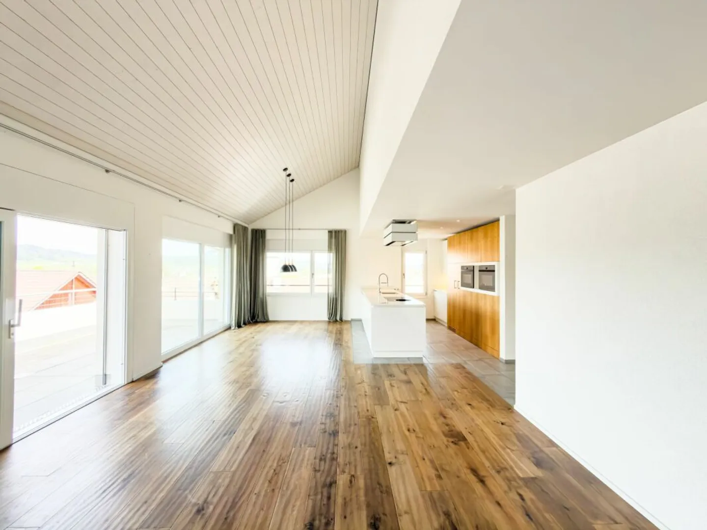 Moderne Dachwohnung mit grosser Terrasse - Foto 4 von 13