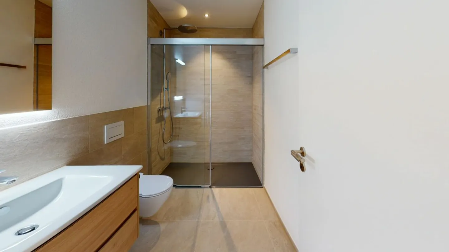 Appartamento moderno di 3,5 stanze con ampio balcone a Zeihen - Foto 8 di 13