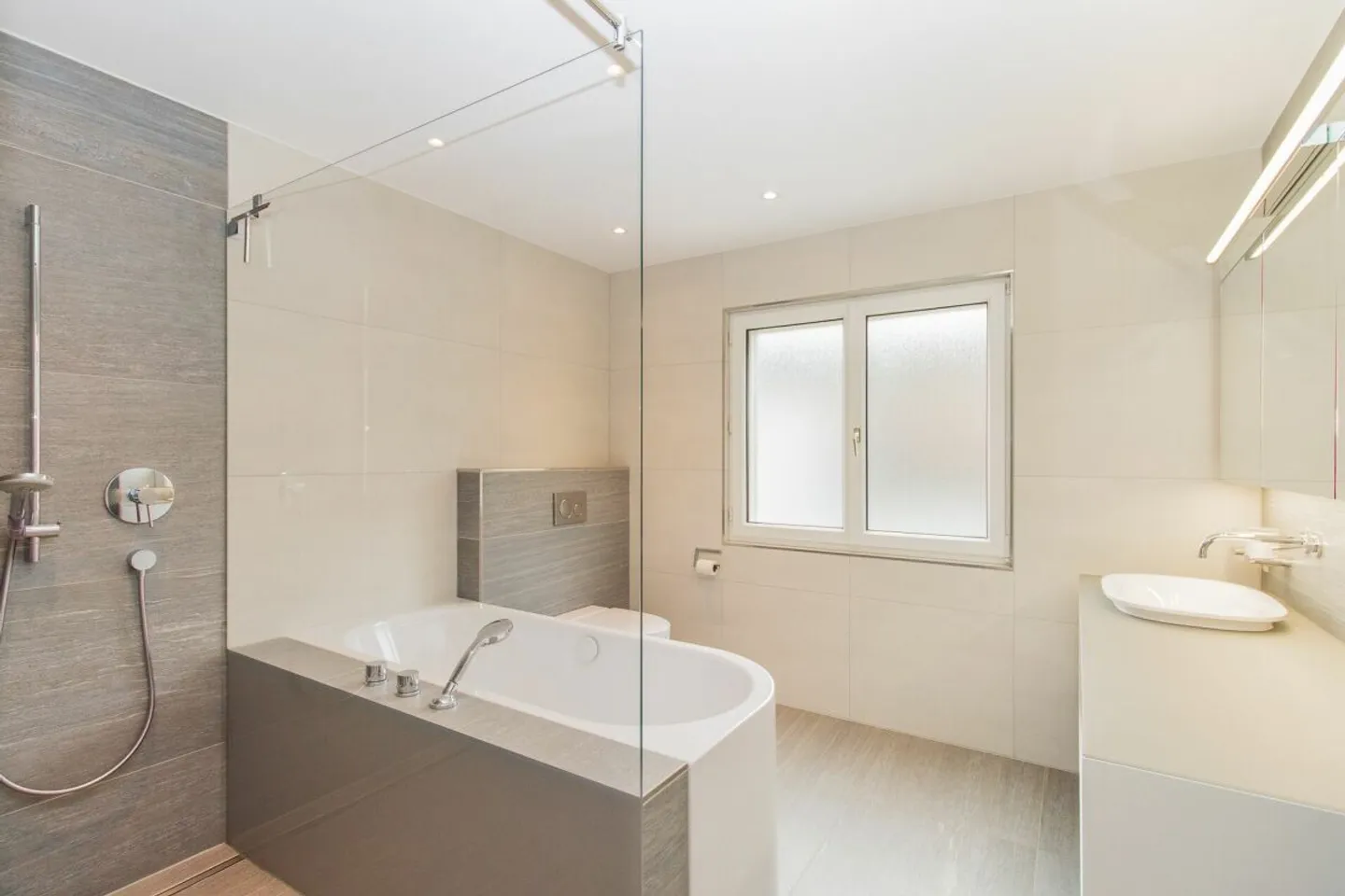 Modernes Einfamilienhaus mit Aussicht - Foto 10 von 13