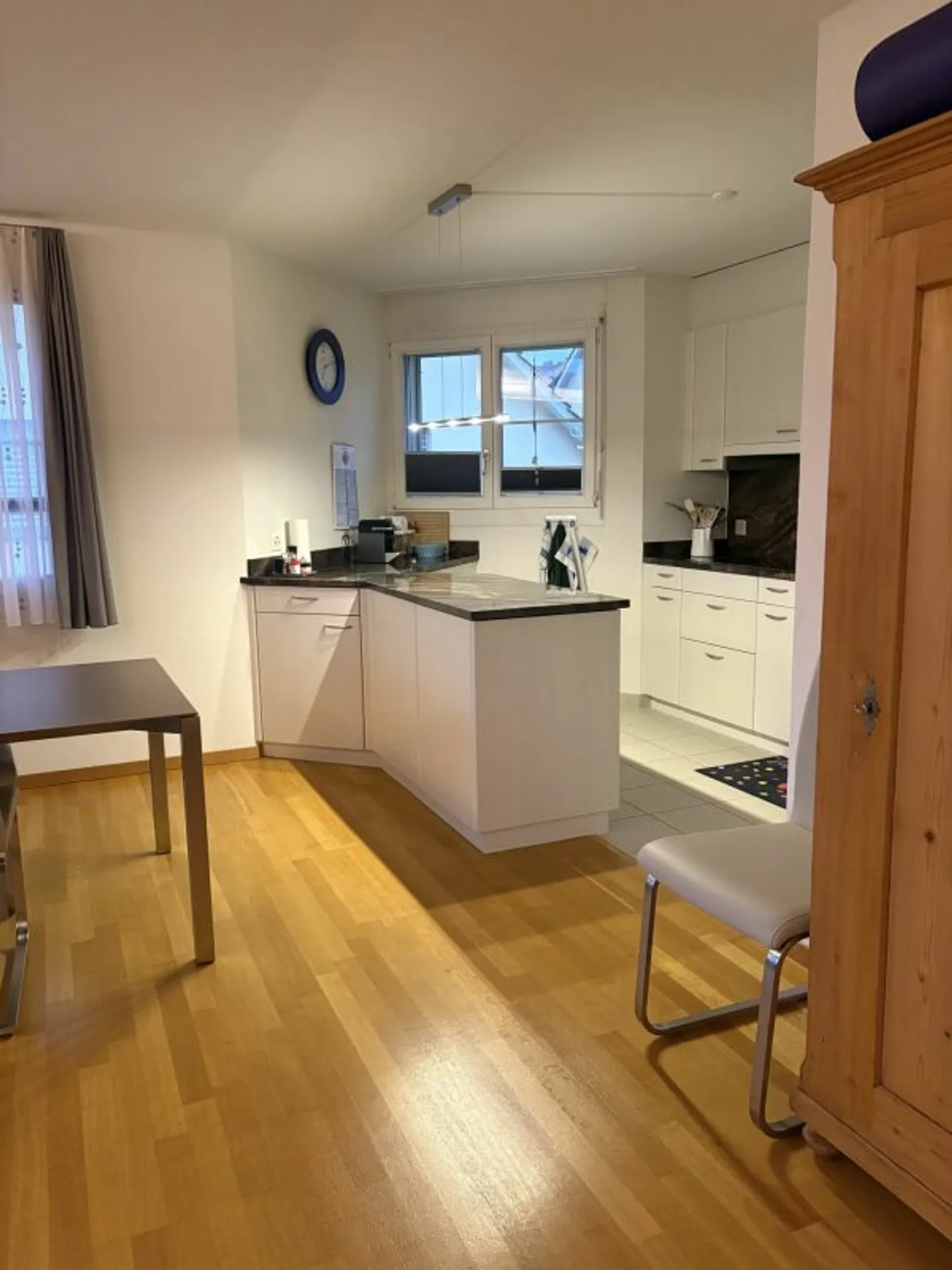 5.5-Room Maisonette Apartment with Plenty of Space and Flexibility in a Quiet Location, 5 Minutes Walk to Bonstetten-Wettswil Train Station - Photo 2 of 8