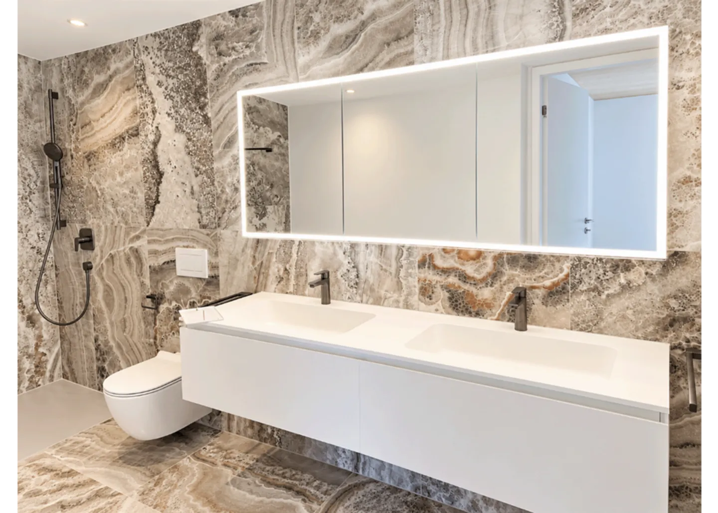 Appartement en duplex de 5,5 pièces luxueux - Photo 6 sur 13