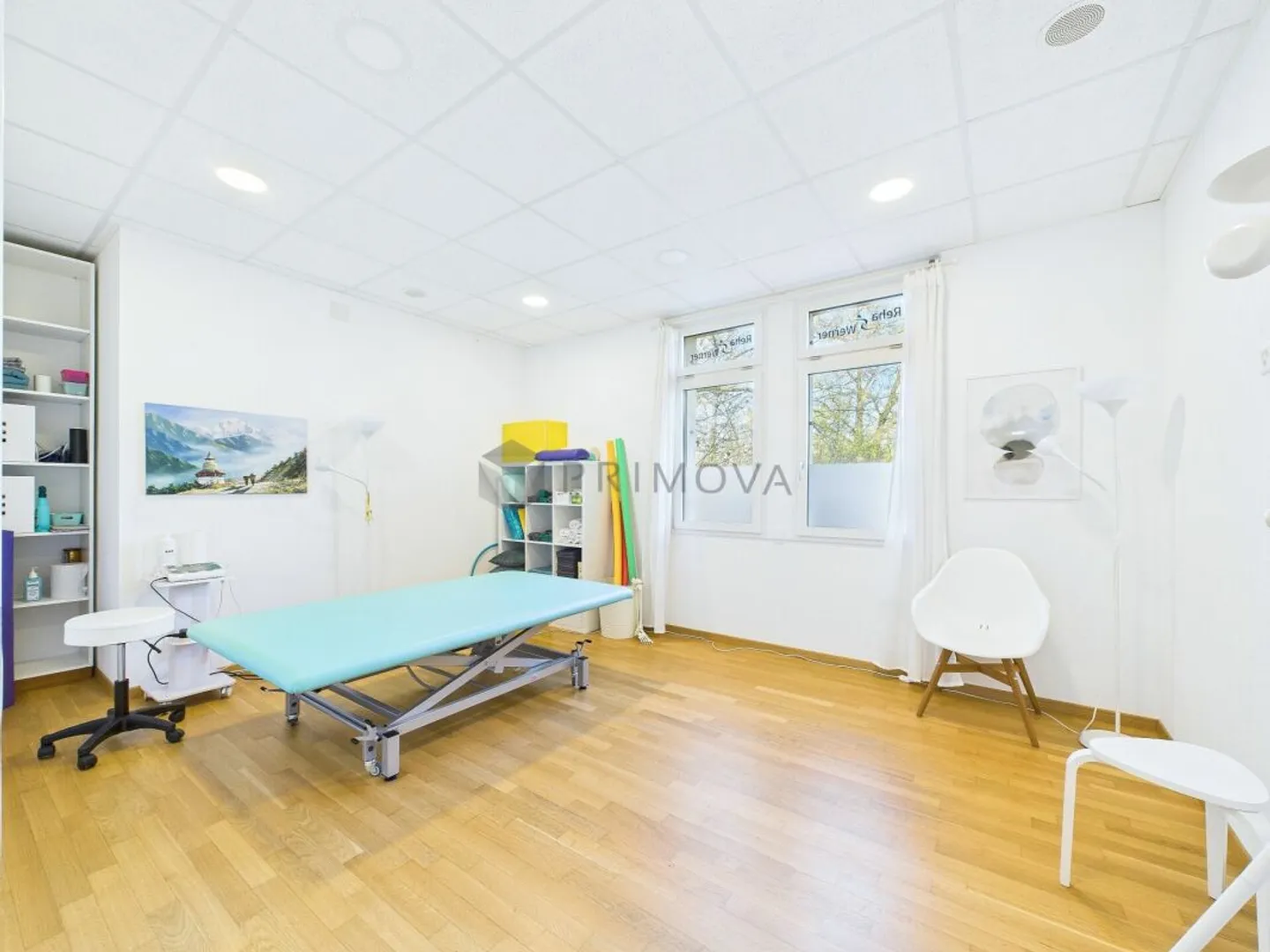 Functional commercial space on the ground floor with parking spaces - Photo 5 of 13