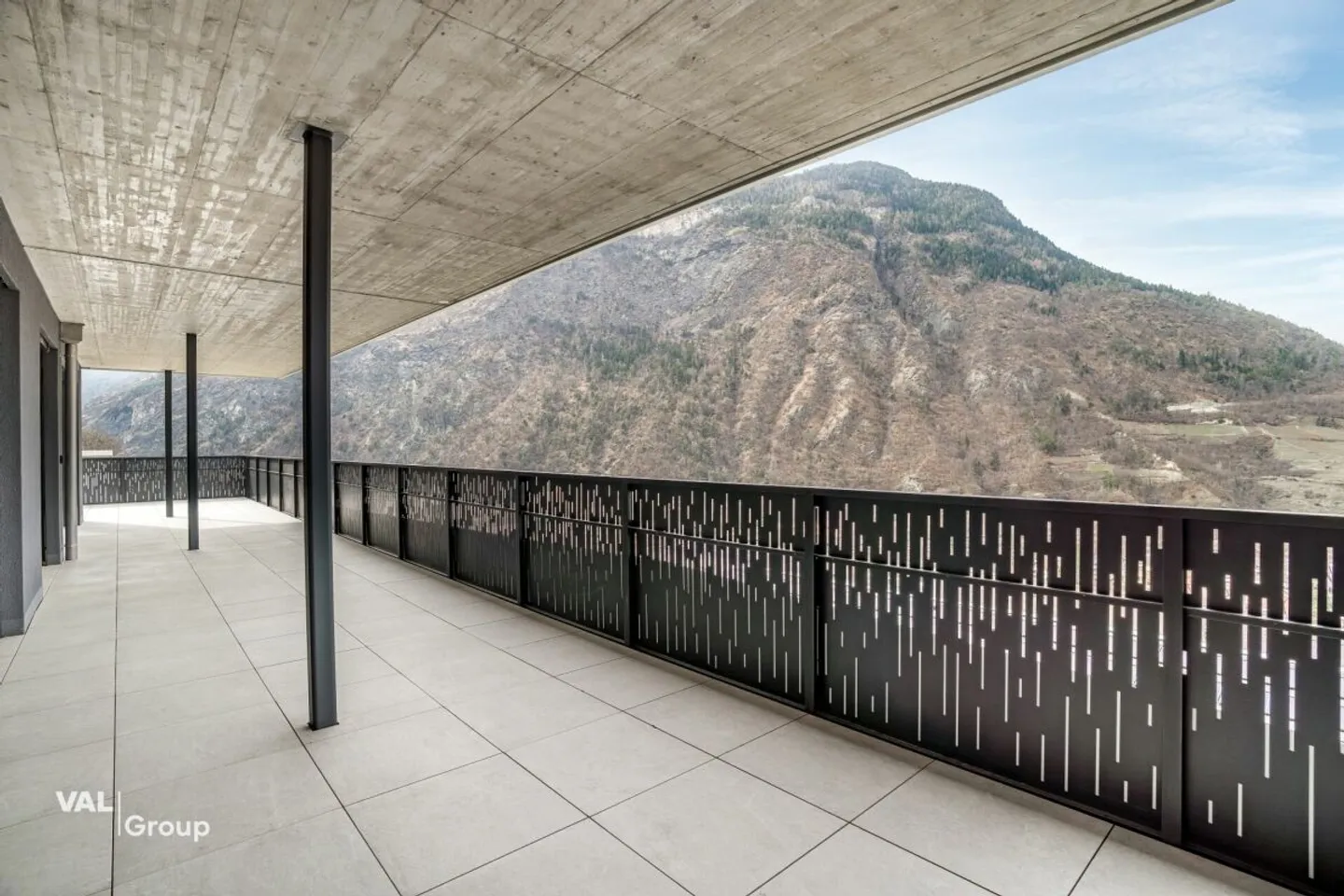 Unique 4.5-room penthouse apartment in Visp - modern living with the best view - Photo 12 of 13