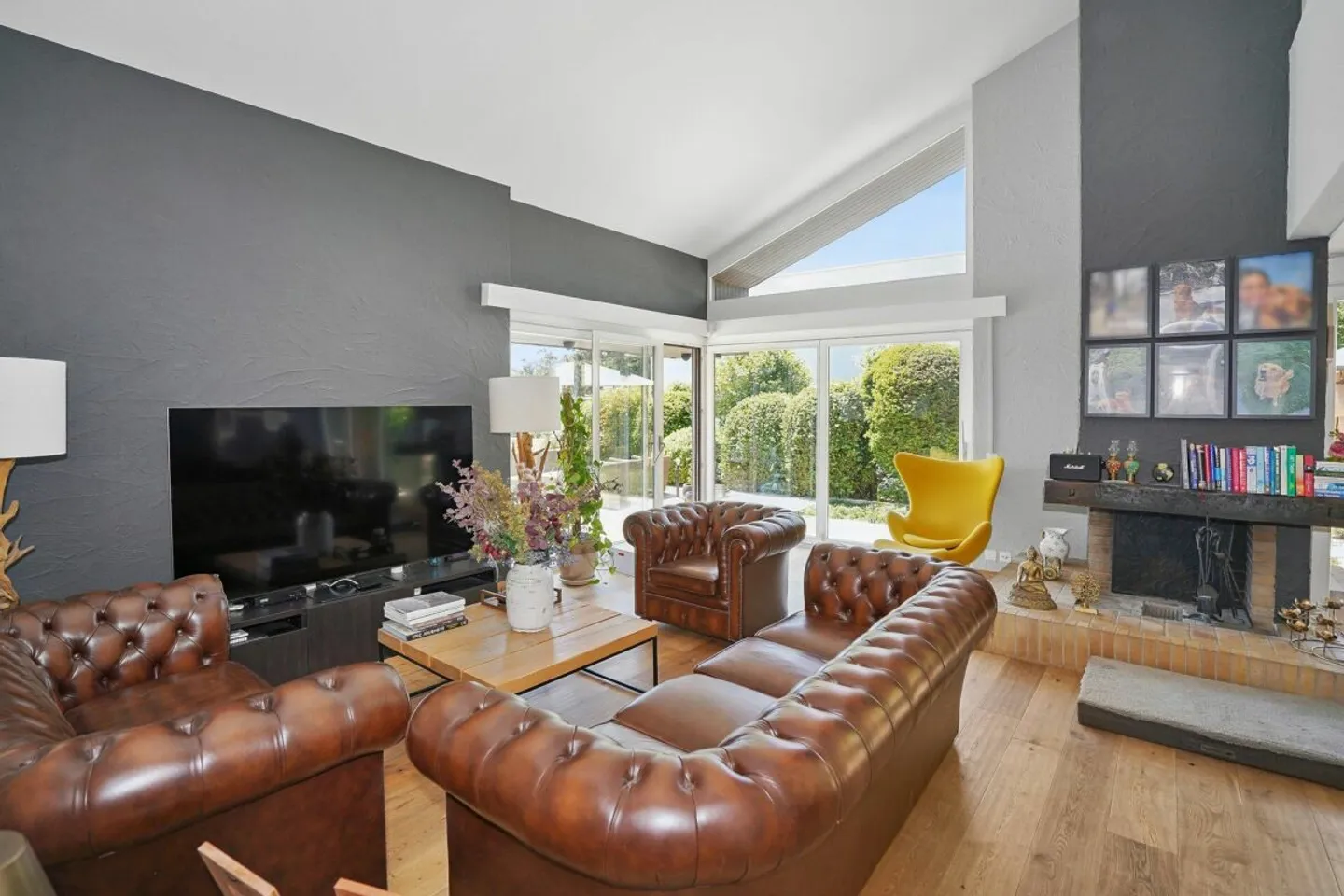 Maison individuelle au design exclusif avec piscine à Oberwil - Photo 2 sur 13