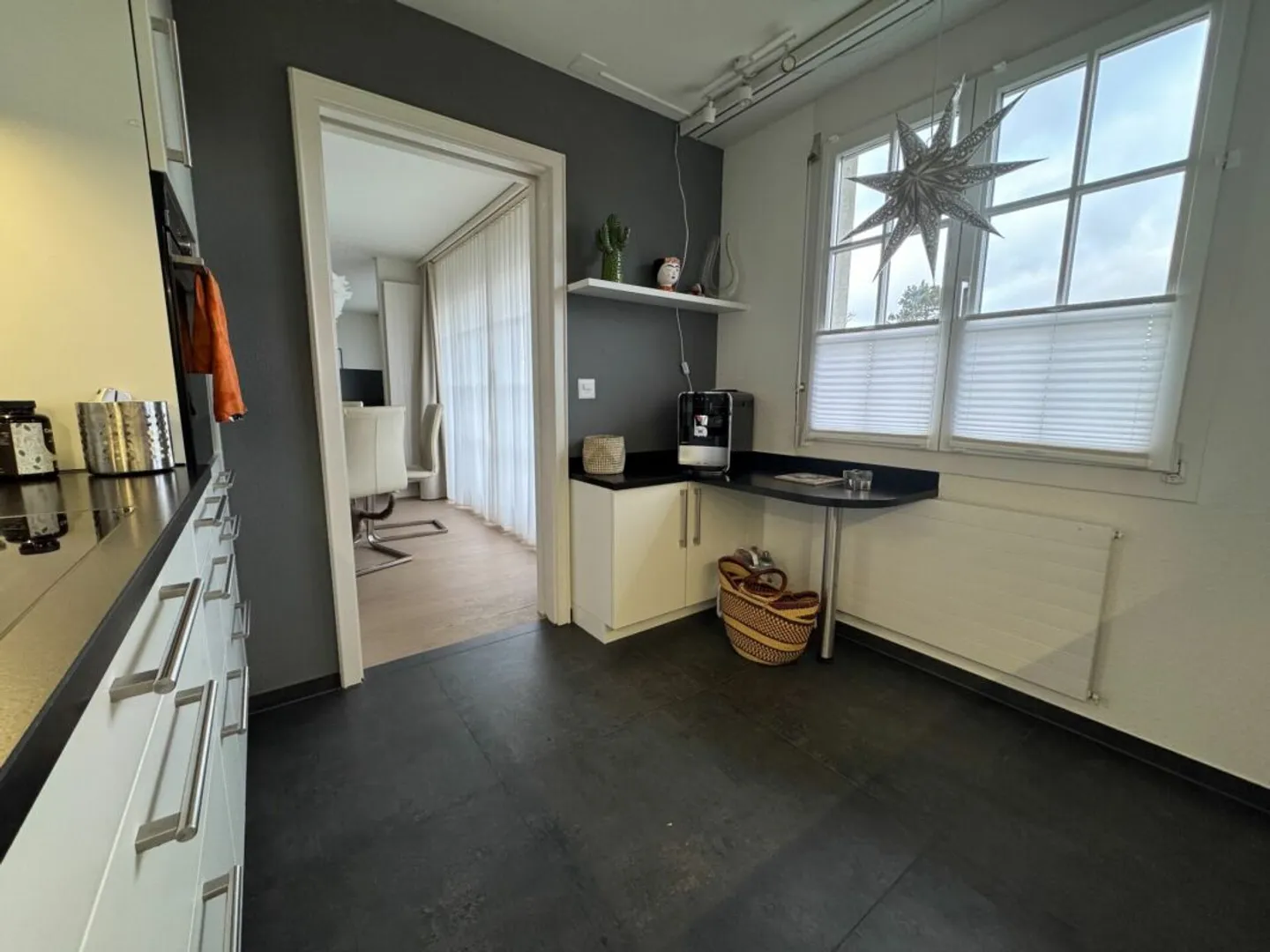 3.5 Room Condominium in Preferred Location - Photo 4 of 11