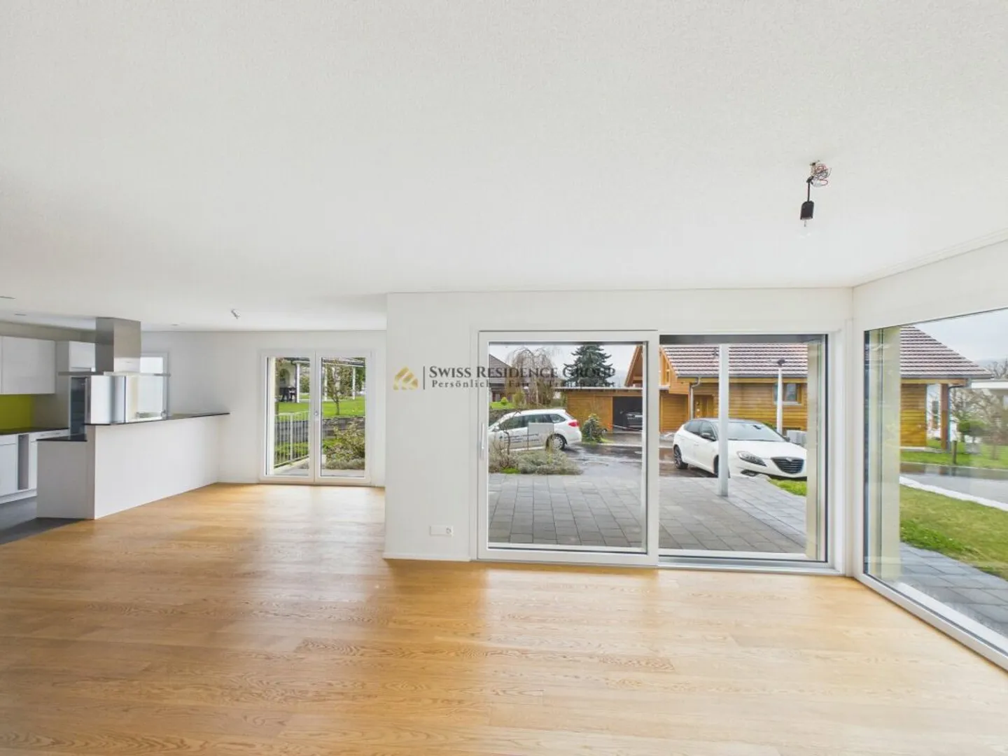 Confort de vie moderne dans la verdure - maison jumelée de haute qualité à Aeschi - Photo 6 sur 13