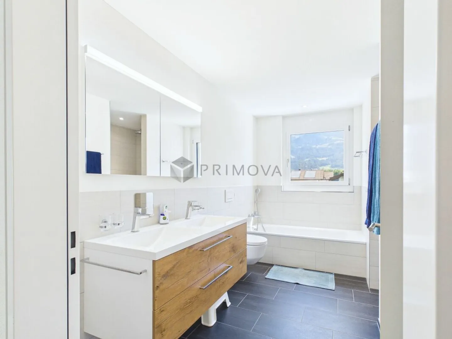 Bezauberndes 5.5 Zimmer - Doppeleinfamilienhaus &amp; Garten in Top-Quartier - Foto 8 von 13