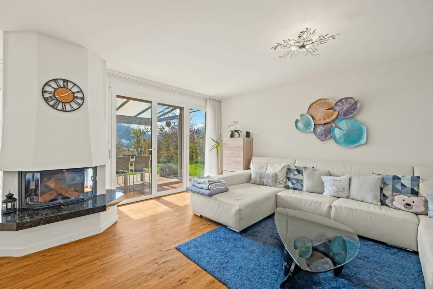 Ampia casa familiare con piscina - Foto 5 di 13