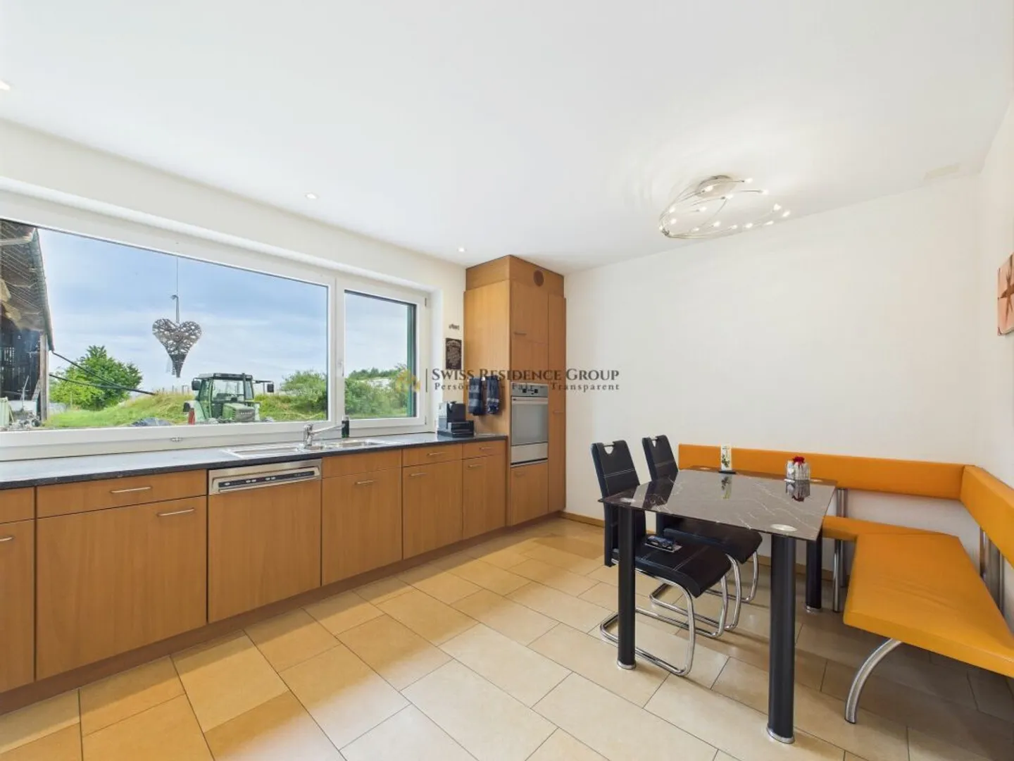 Family-friendly detached house in a quiet location - Photo 3 of 10