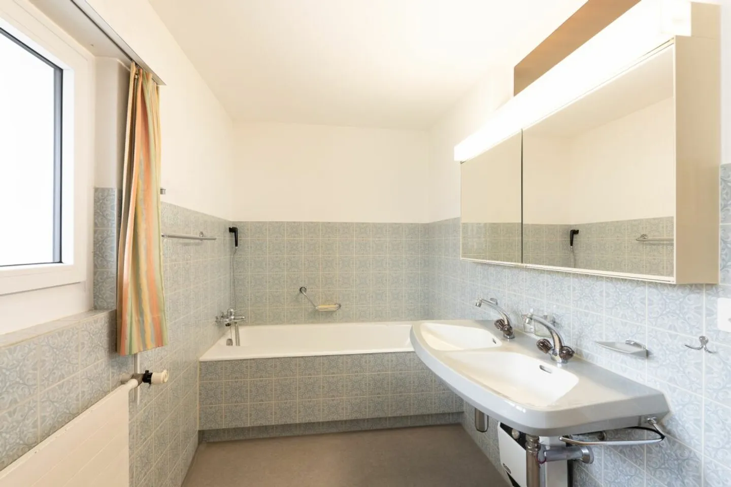 Charmantes Haus mit Werkstatt - Foto 9 von 13