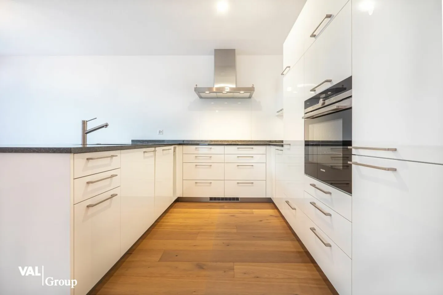 Modernes Apartment mit atemberaubendem Blick - Foto 3 von 11