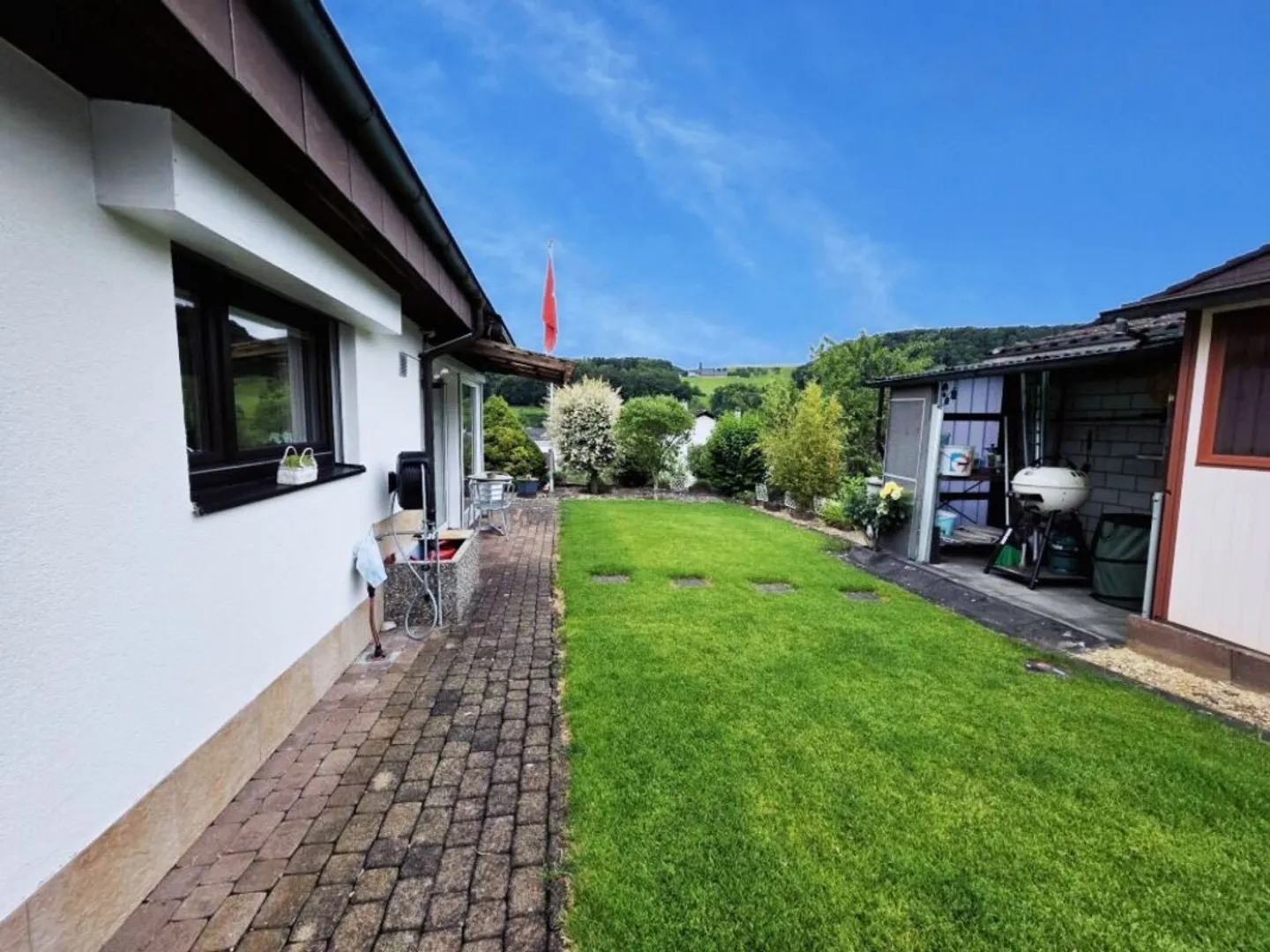 Family happiness with winter garden, fireplace and large garden - Photo 3 of 13