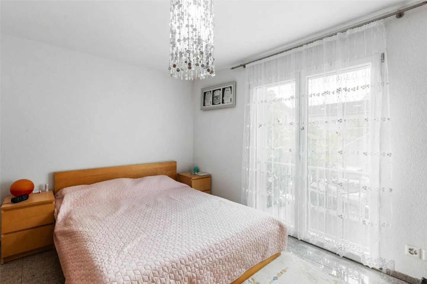 Modernes freistehendes Haus in Näfels - Foto 10 von 13