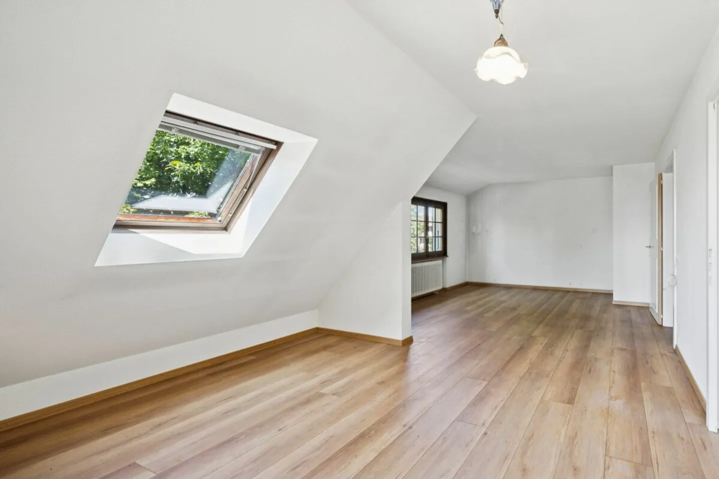 5-Zimmer Einfamilienhaus auf grosser Parzelle in Blonay VD mit See- und Bergsicht - Foto 9 von 13